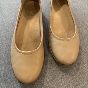 Naturalizer Flexy Flat
